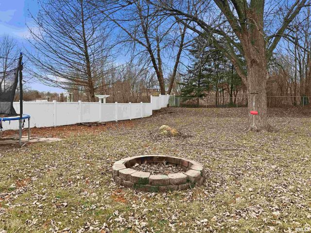 215 COURT Drive, Washington, IL 61571