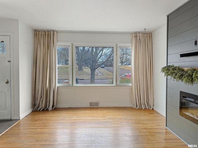 215 COURT Drive, Washington, IL 61571