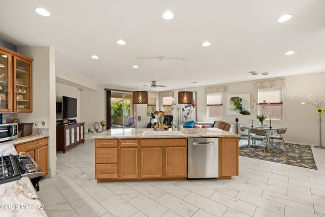 11589 W Granville Drive, Marana, AZ 85653