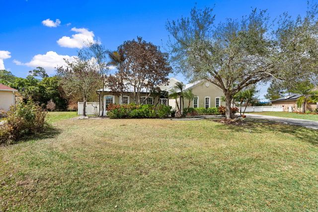 2704 Serenity Circle N, Fort Pierce, FL 34981