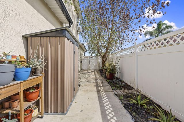 2704 Serenity Circle N, Fort Pierce, FL 34981