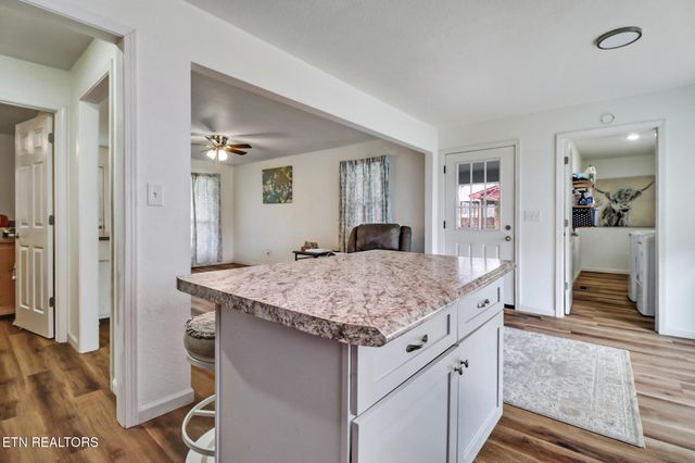 1016 W Hill Rd, Jamestown, TN 38556