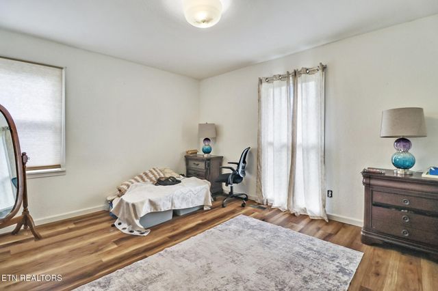 1016 W Hill Rd, Jamestown, TN 38556