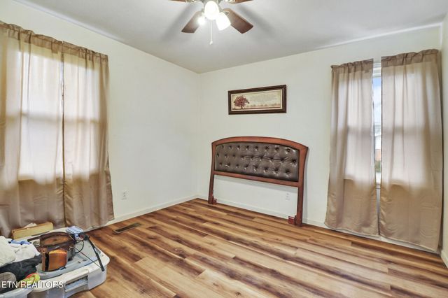 1016 W Hill Rd, Jamestown, TN 38556