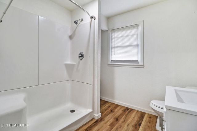 1016 W Hill Rd, Jamestown, TN 38556