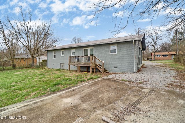 1016 W Hill Rd, Jamestown, TN 38556