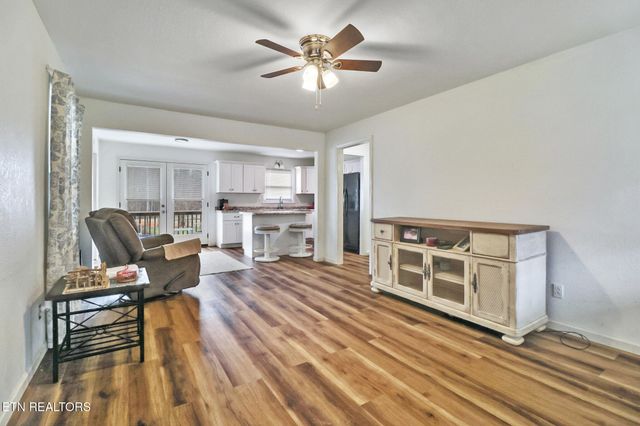 1016 W Hill Rd, Jamestown, TN 38556