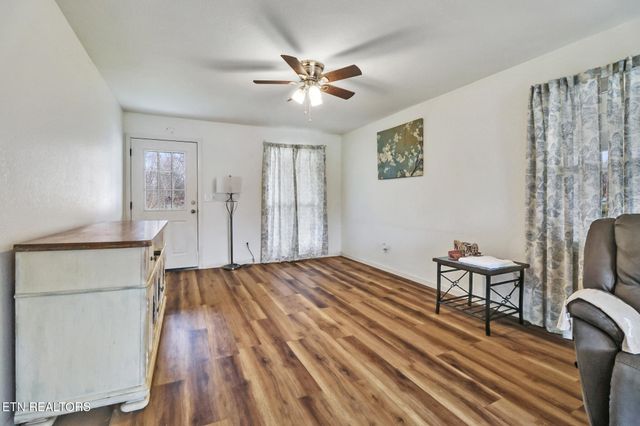 1016 W Hill Rd, Jamestown, TN 38556