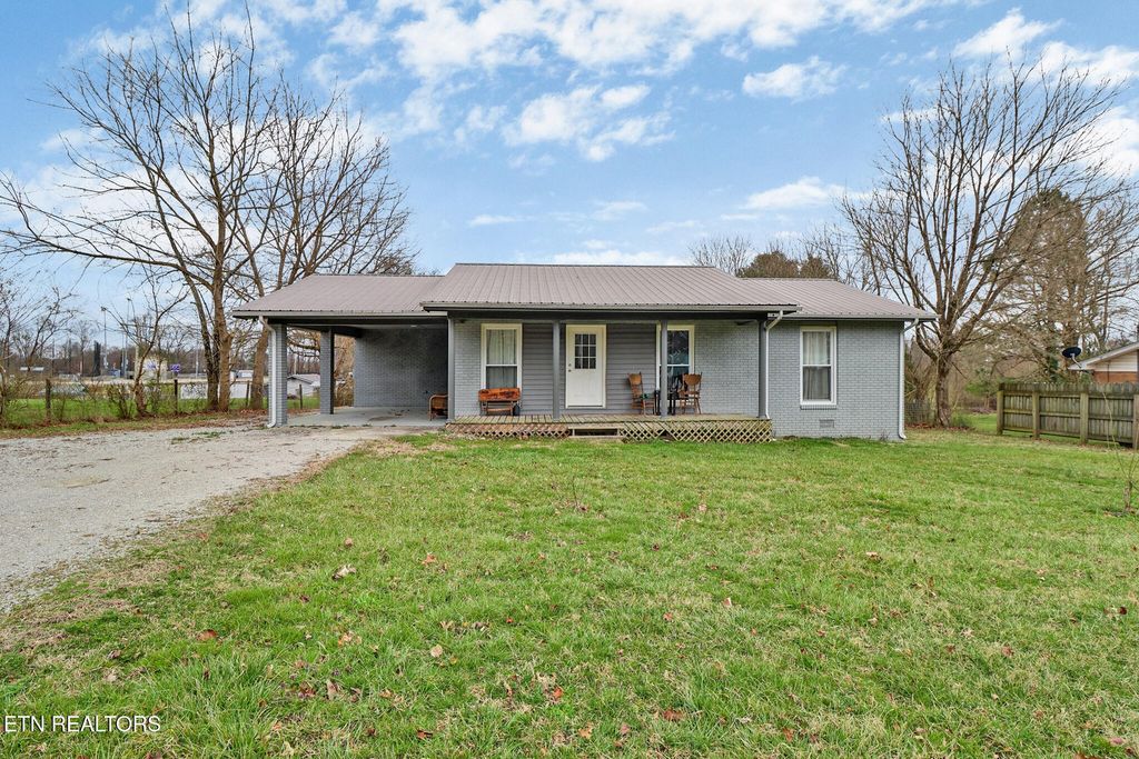 1016 W Hill Rd, Jamestown, TN 38556