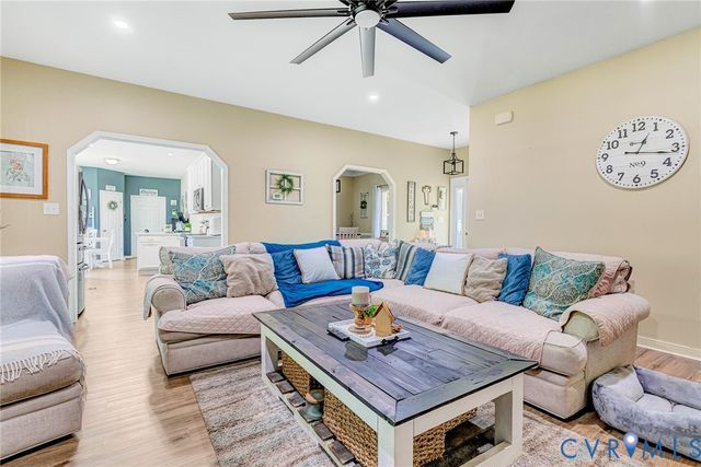 3860 Willow Creek Dr, Disputanta, VA 23842