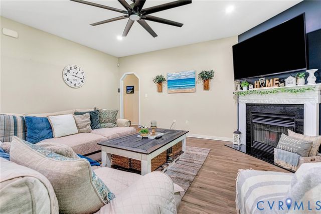 3860 Willow Creek Dr, Disputanta, VA 23842