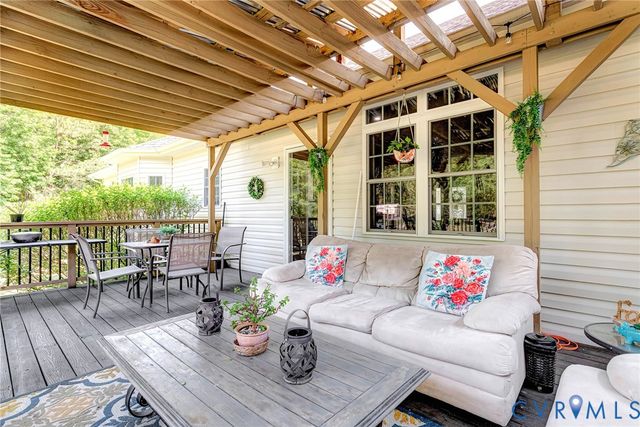 3860 Willow Creek Dr, Disputanta, VA 23842