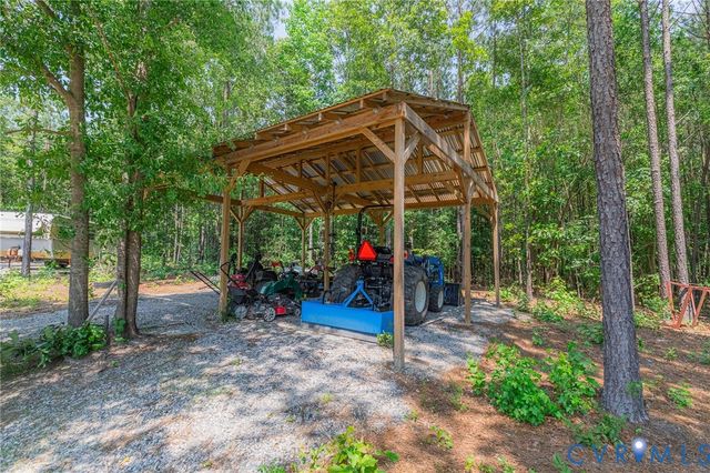 3860 Willow Creek Dr, Disputanta, VA 23842