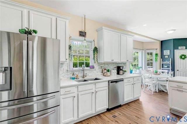 3860 Willow Creek Dr, Disputanta, VA 23842