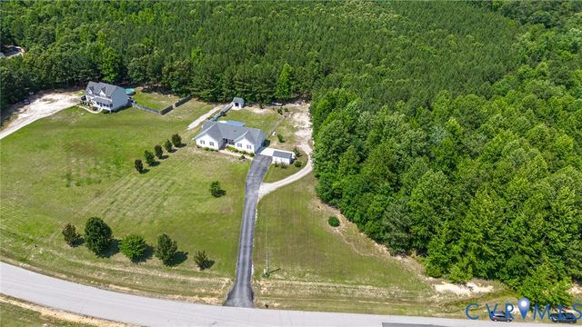 3860 Willow Creek Dr, Disputanta, VA 23842