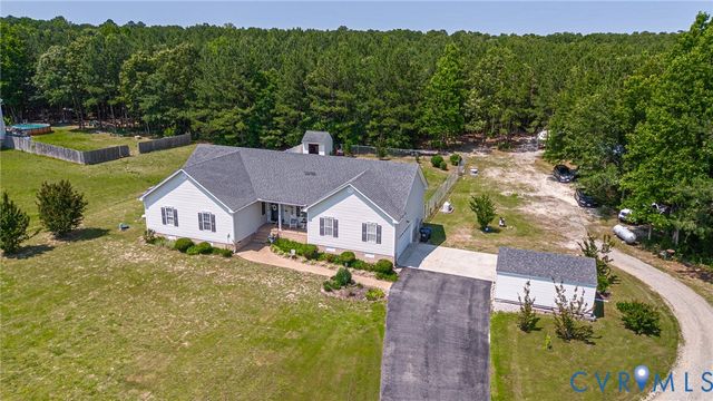 3860 Willow Creek Dr, Disputanta, VA 23842