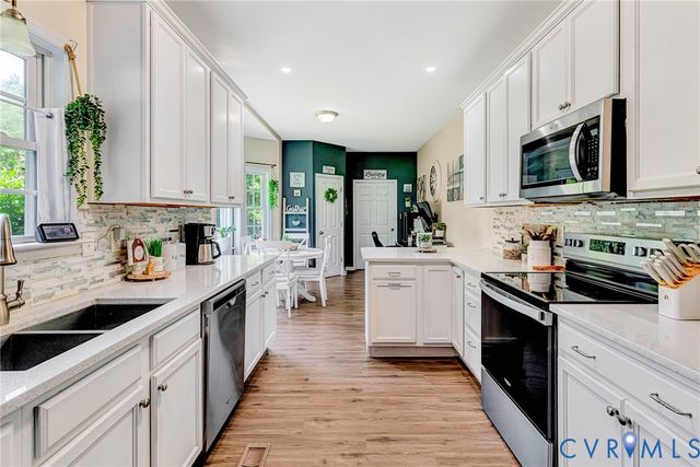 3860 Willow Creek Dr, Disputanta, VA 23842