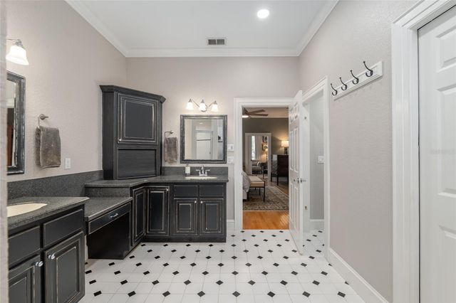 1107 SE 9TH AVENUE, Ocala, FL 34471