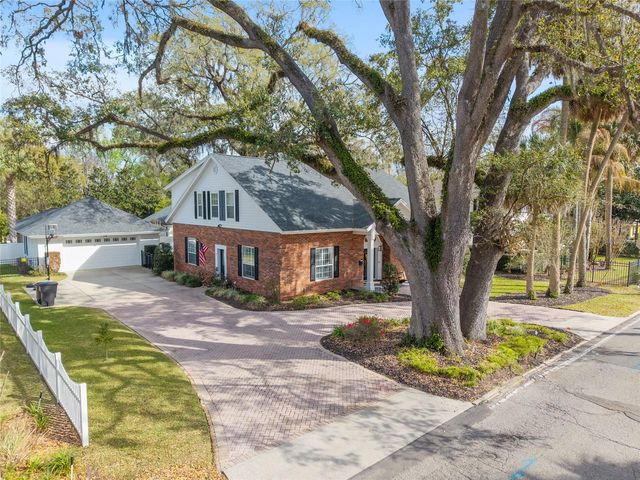1107 SE 9TH AVENUE, Ocala, FL 34471