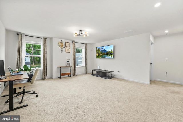 2865 WHITE TAIL DR, Locust Grove, VA 22508