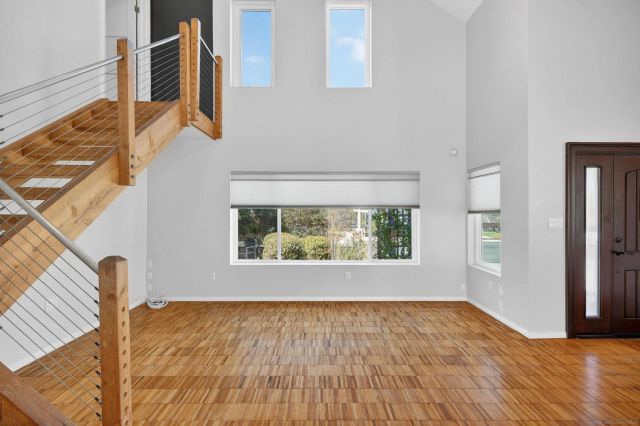 2143 Deerpark Dr, San Diego, CA 92110