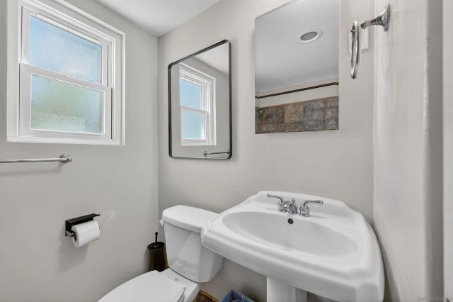 2143 Deerpark Dr, San Diego, CA 92110