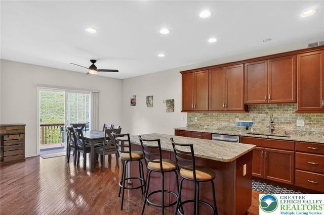 560 Quaker Ridge Terrace, Williams Twp, PA 18042