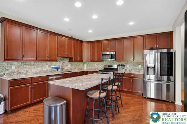 560 Quaker Ridge Terrace, Williams Twp, PA 18042