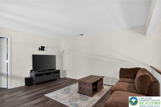 560 Quaker Ridge Terrace, Williams Twp, PA 18042