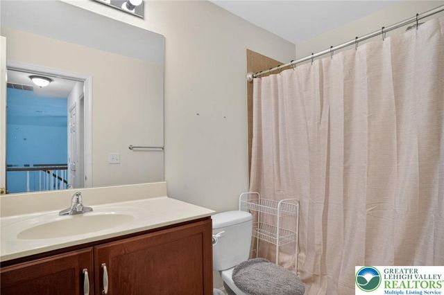 560 Quaker Ridge Terrace, Williams Twp, PA 18042
