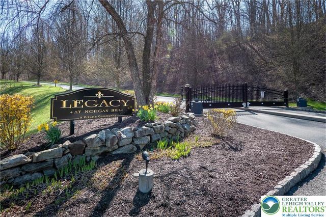 560 Quaker Ridge Terrace, Williams Twp, PA 18042