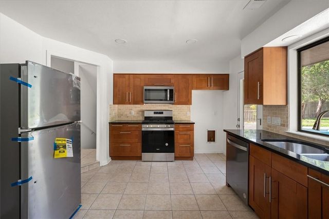 6100 Danwood DR, Austin, TX 78759