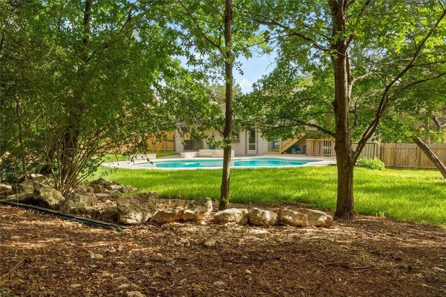 6100 Danwood DR, Austin, TX 78759