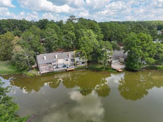 226 Waters Edge, Huntsville, TX 77340