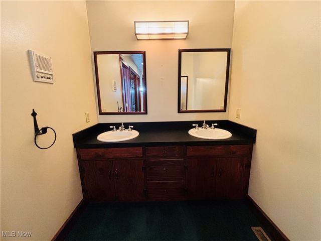 15899 Mccallum Drive, Doylestown, OH 44230