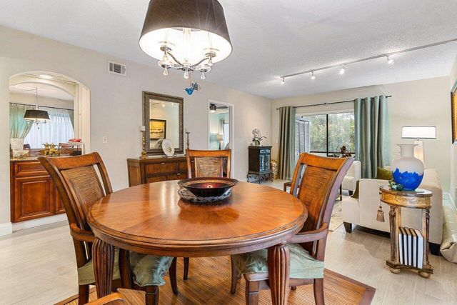 5200 E Club Circle 106, Boca Raton, FL 33487