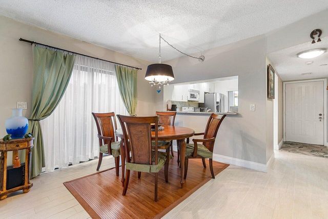 5200 E Club Circle 106, Boca Raton, FL 33487