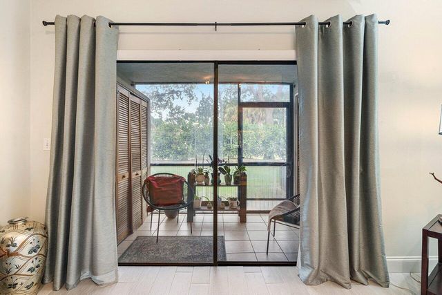 5200 E Club Circle 106, Boca Raton, FL 33487