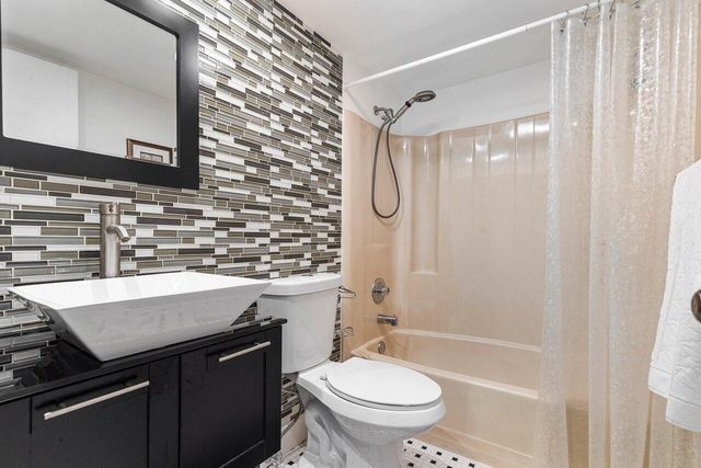 5200 E Club Circle 106, Boca Raton, FL 33487