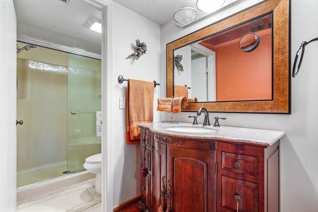 5200 E Club Circle 106, Boca Raton, FL 33487