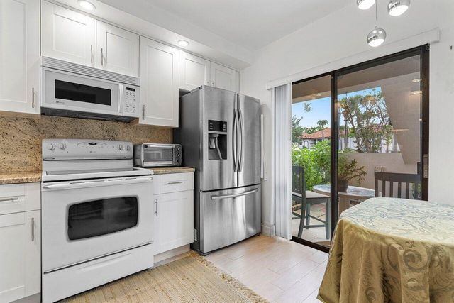 5200 E Club Circle 106, Boca Raton, FL 33487