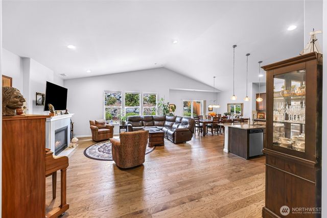 12772 Frazier Heights Loop, Burlington, WA 98233