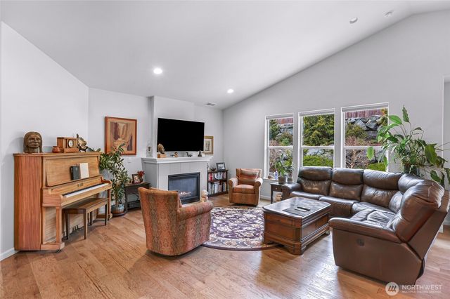12772 Frazier Heights Loop, Burlington, WA 98233