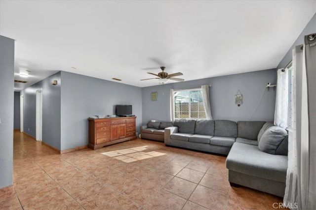 705 S C, Madera, CA 93638