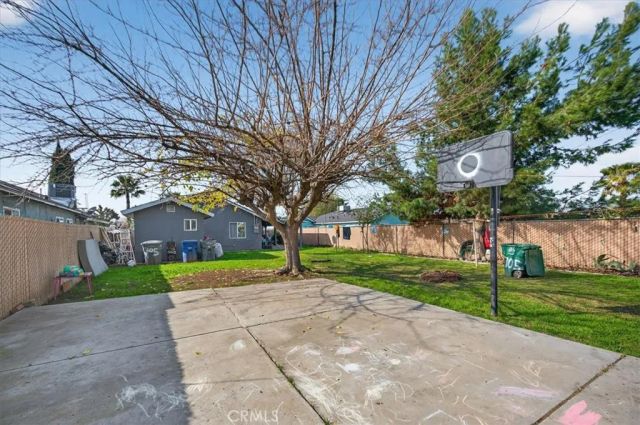 705 S C, Madera, CA 93638