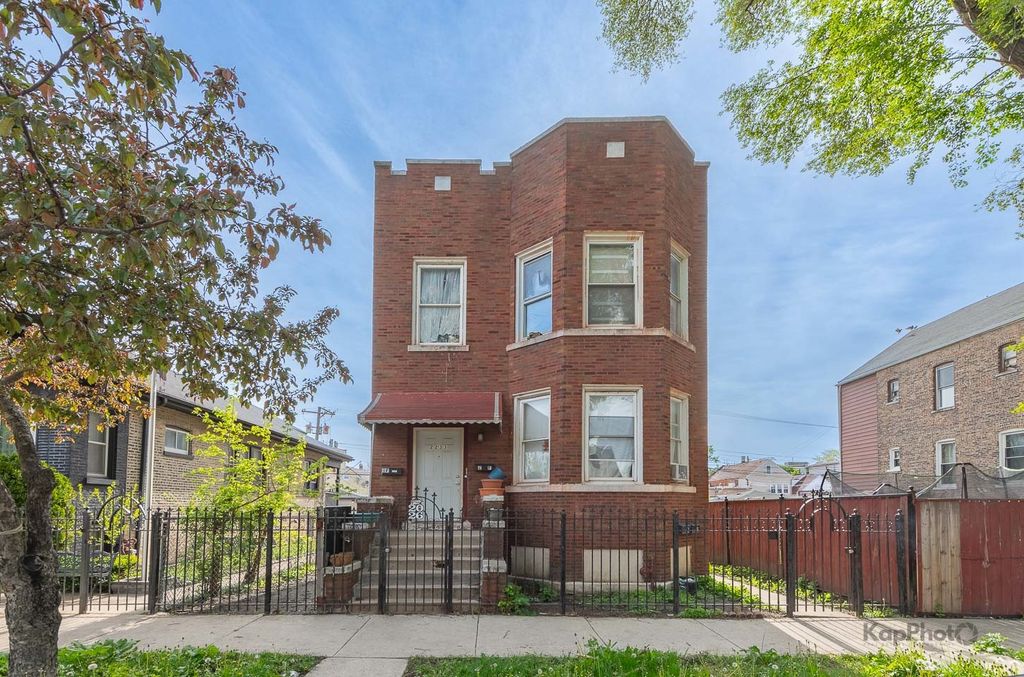 2233 S Trumbull Avenue, Chicago, IL 60623