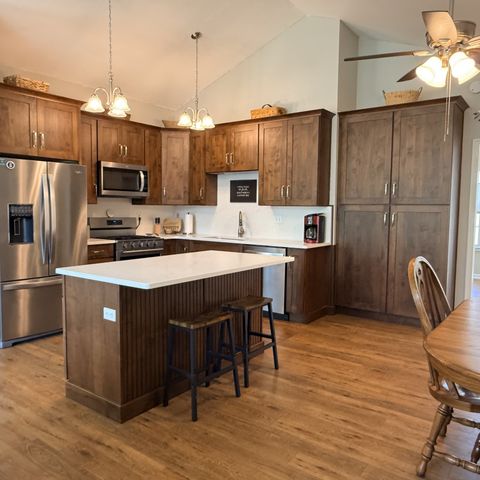 103 Brighton Ln, Crossville, TN 38558