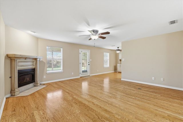605 Maple Drive, Pilot Point, TX 76258