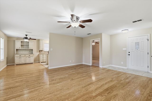 605 Maple Drive, Pilot Point, TX 76258