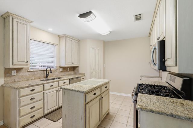 605 Maple Drive, Pilot Point, TX 76258
